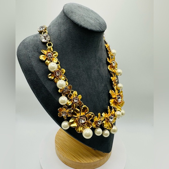 NWT Luxury J. Crew Pearl Crystal Floral Statement Holiday Wedding Necklace - Picture 6 of 17